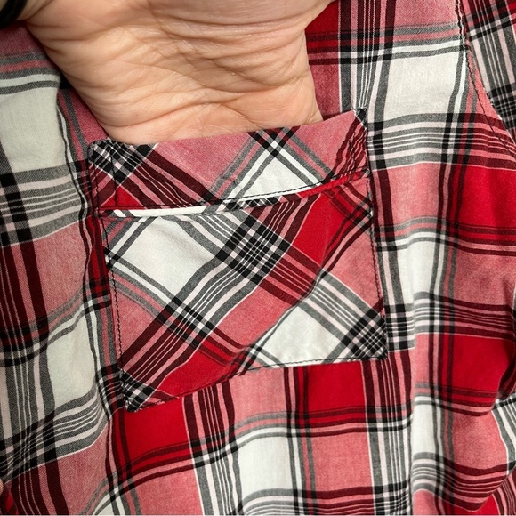 VICTORIA’S SECRET Red, White, and Black Button Down Pajama Top | size medium - Picture 5 of 12